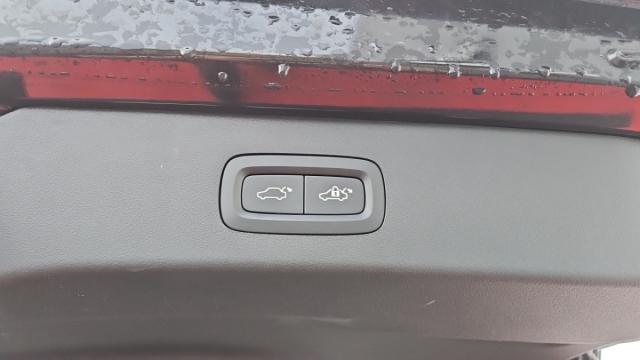 Lynk & Co 01 image 2