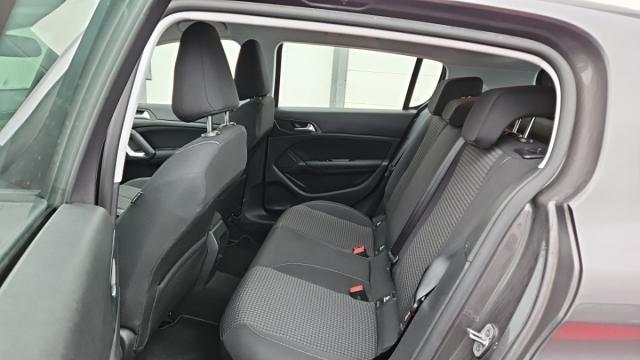 Peugeot 308 image 5