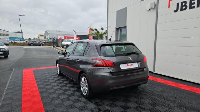 Peugeot 308 image 2