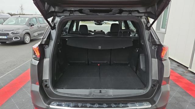 Peugeot 5008 image 1