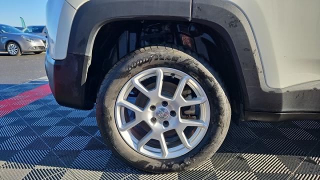 Jeep Renegade image 6