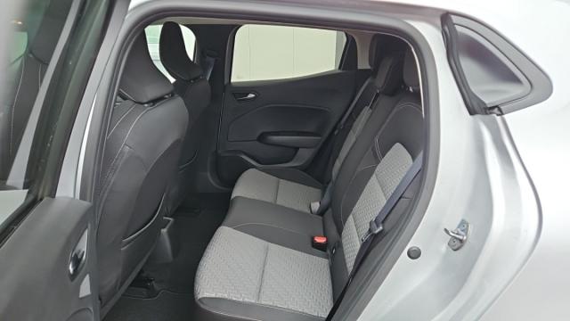 Renault Clio image 8