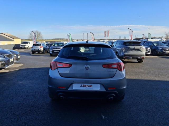 Alfa Romeo Giulietta image 6