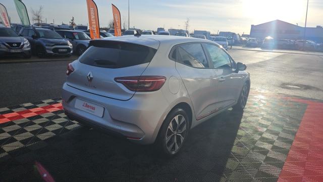 Renault Clio image 8