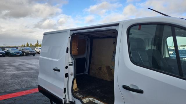 Renault Trafic image 8