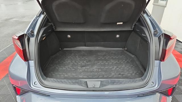 Toyota C-Hr image 9