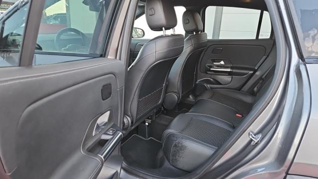 Mercedes Benz Gla image 9