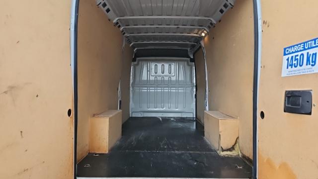 Peugeot Boxer image 2