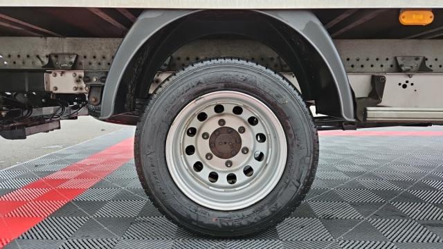 Ford Transit image 8