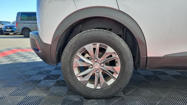 Peugeot 2008 image 8