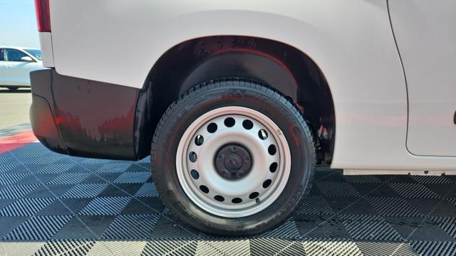 Opel Combo Cargo image 9