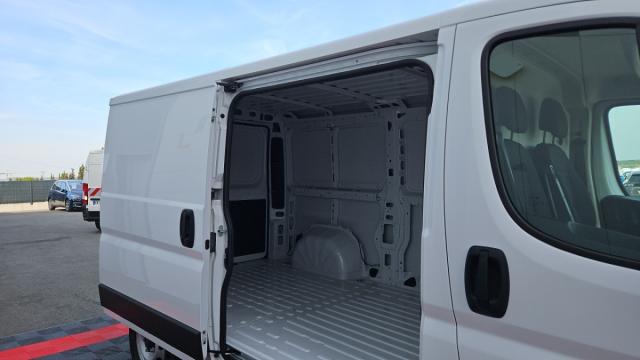 Peugeot Boxer image 2