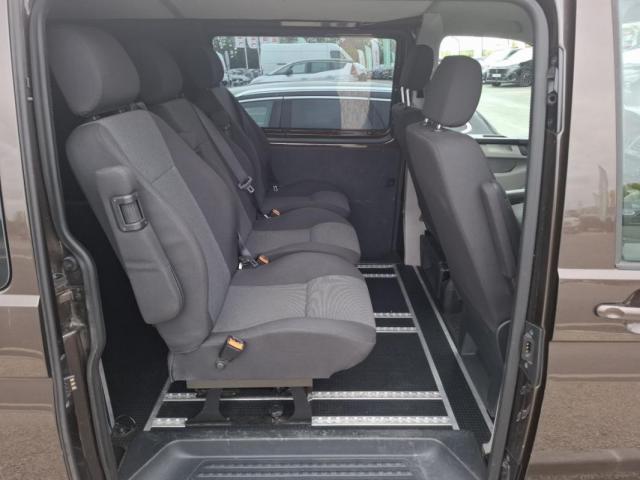 Volkswagen Transporter image 6