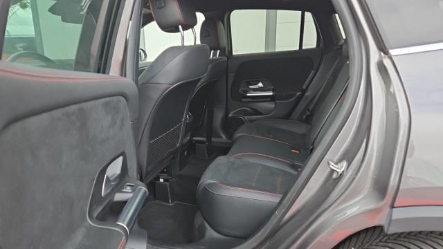 Mercedes Benz Gla image 1