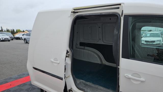 Volkswagen Caddy Van image 2