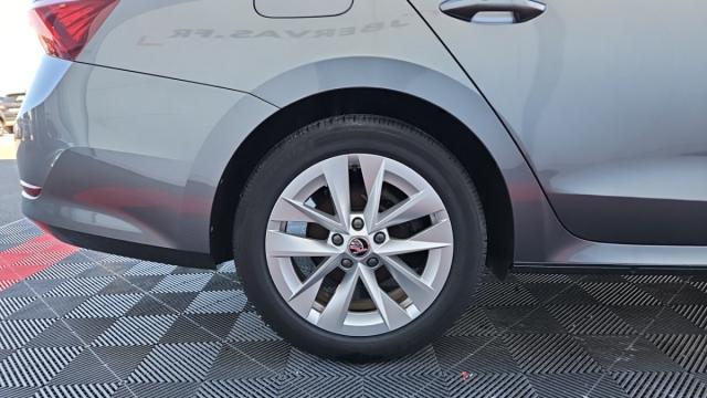 Skoda Octavia image 5