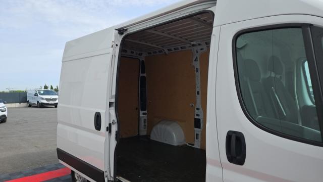 Peugeot Boxer image 2