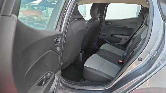 Renault Clio image 8