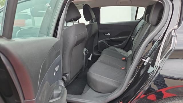 Peugeot 308 image 1