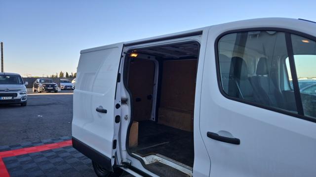 Renault Trafic image 1
