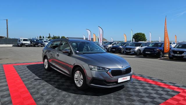 Skoda Octavia image 3