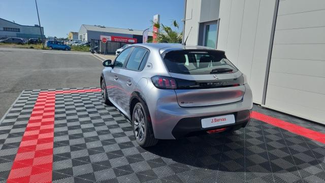 Peugeot 208 image 8