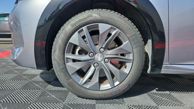 Peugeot 208 image 9