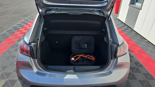 Peugeot 208 image 2
