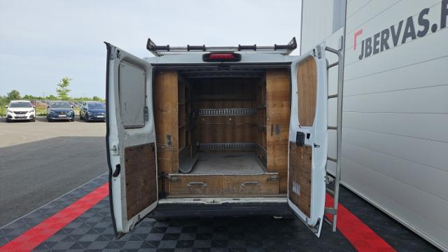 Peugeot Boxer image 2