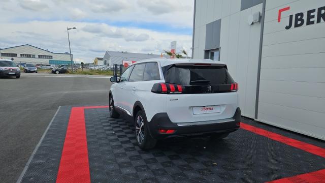 Peugeot 5008 image 2