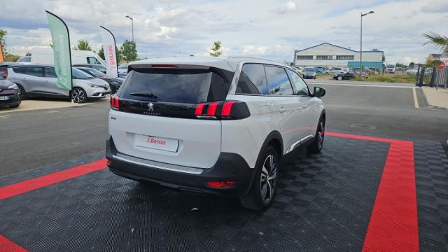 Peugeot 5008 image 9