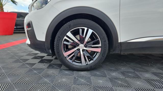 Peugeot 5008 image 1