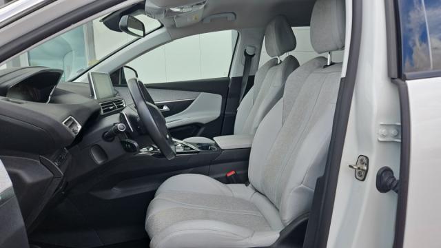Peugeot 5008 image 3