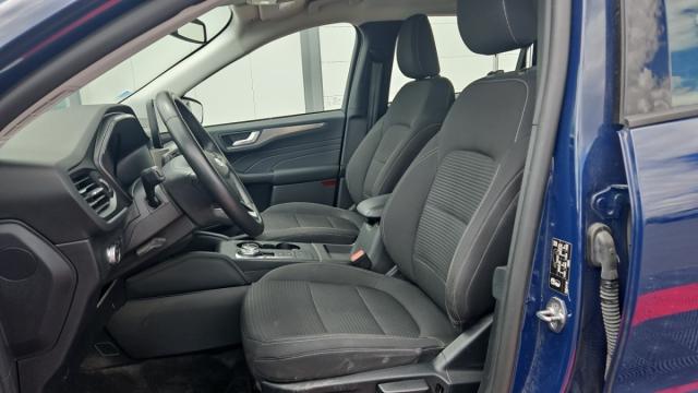Ford Kuga image 8