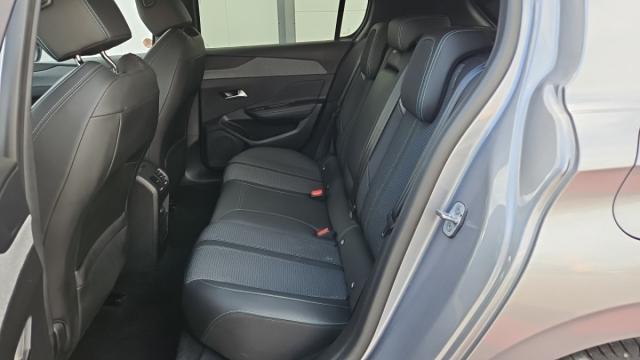 Peugeot 308 image 2
