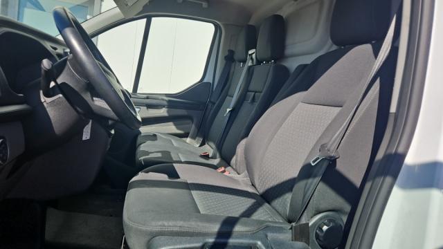 Ford Transit Custom image 3