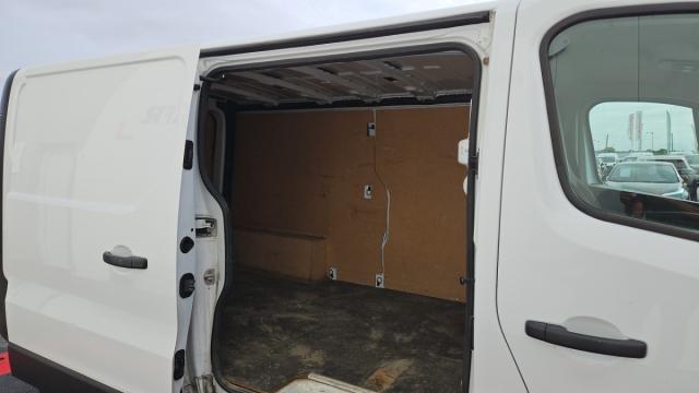 Renault Trafic image 8