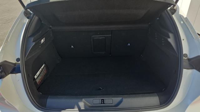 Peugeot 308 image 2