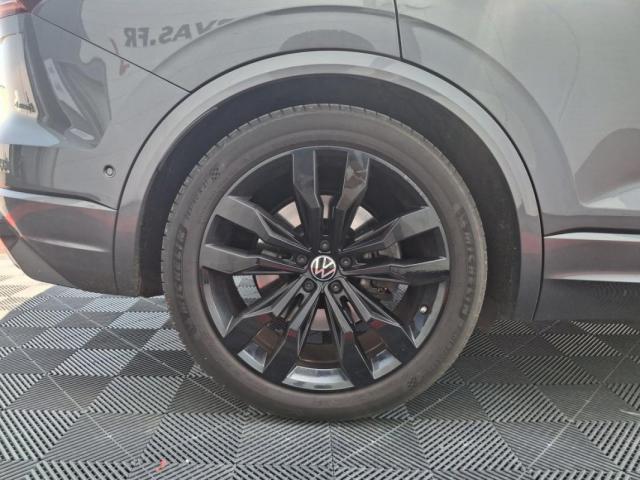 Volkswagen Touareg image 9