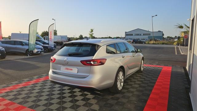 Opel Insignia Sports Tourer image 3