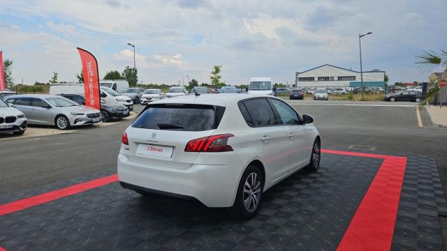 Peugeot 308 image 2