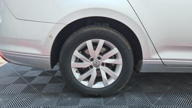 Volkswagen Passat Sw image 9
