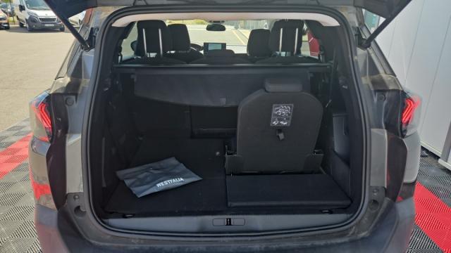 Peugeot 5008 image 1