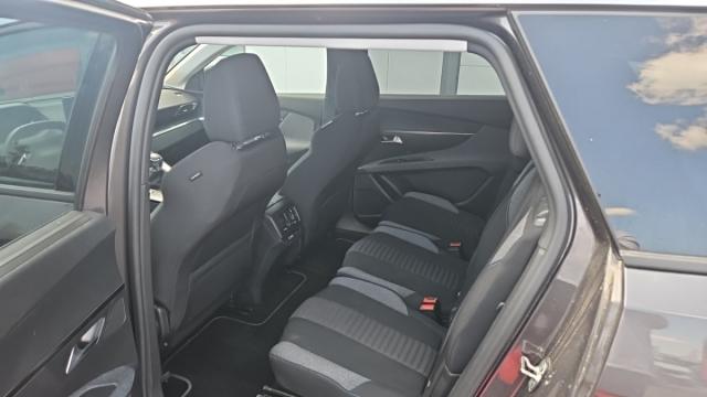 Peugeot 5008 image 8