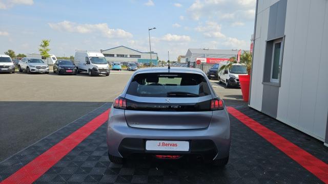 Peugeot 208 image 8