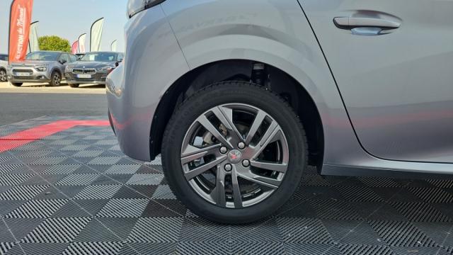 Peugeot 208 image 7