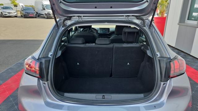 Peugeot 208 image 5