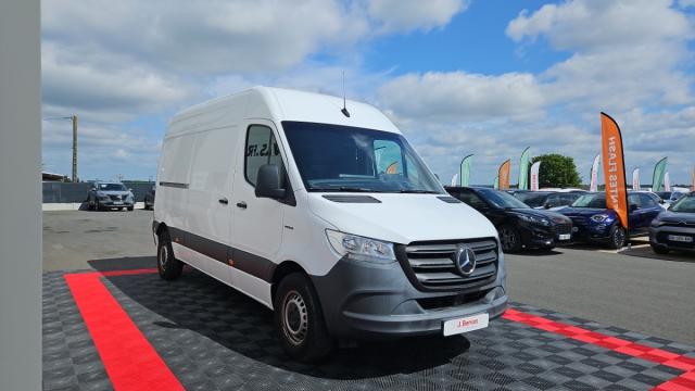 Mercedes Benz Sprinter image 3