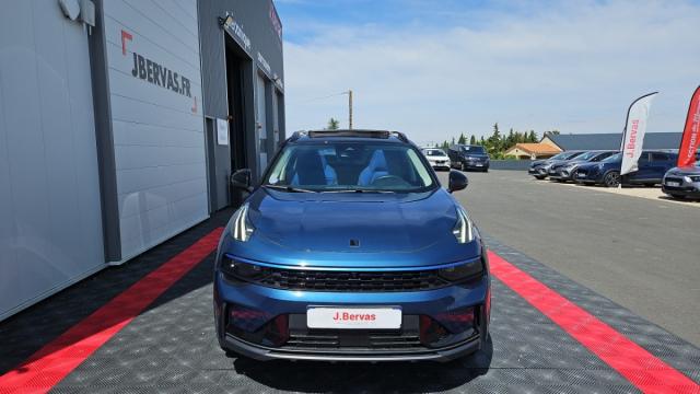 Lynk & Co 01 image 8