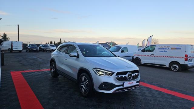 Mercedes Benz Gla image 1